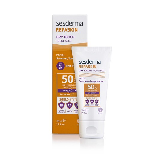 Imagen de Sesderma Repaskin facial toque seda spf50 50 ml